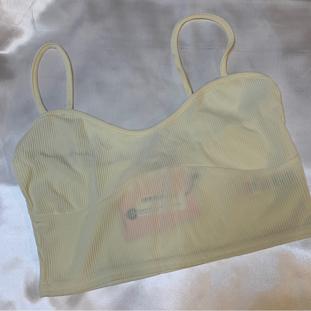 NWT✨ PrettyLittleThing Crop Top - Picture 2 of 5